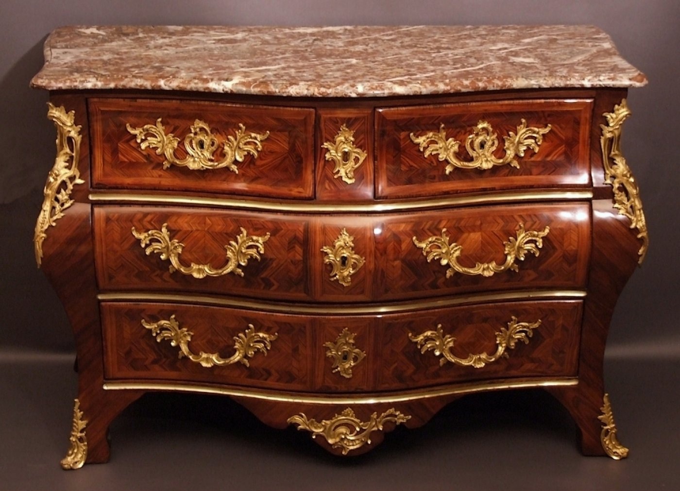 Commode Louis XV - Mobilier acheté à Bordeaux, Gironde pour 4 800€